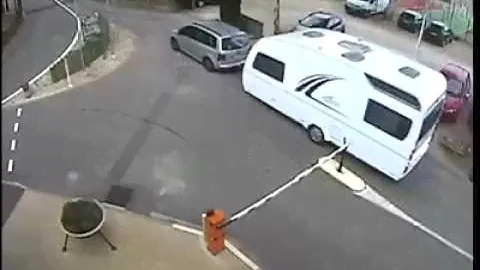 Look at this lucky caravan owner. Just wait for it.